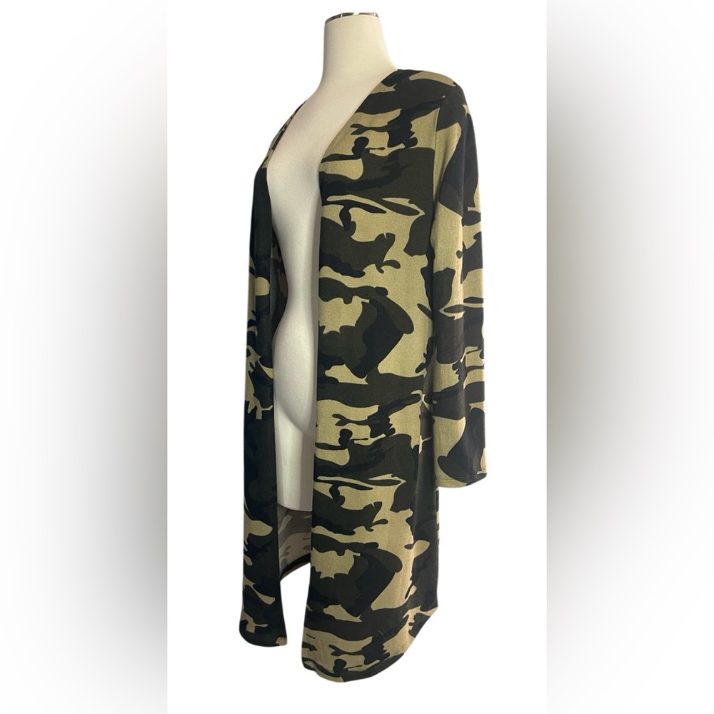 Camo Cardigan Duster Long Sleeve Open Front Size xL NWOT